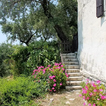 بيت للعطل Tsoupis Agní